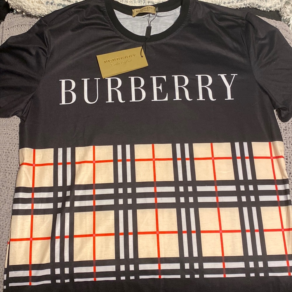 Men’s Burberry t-shirt